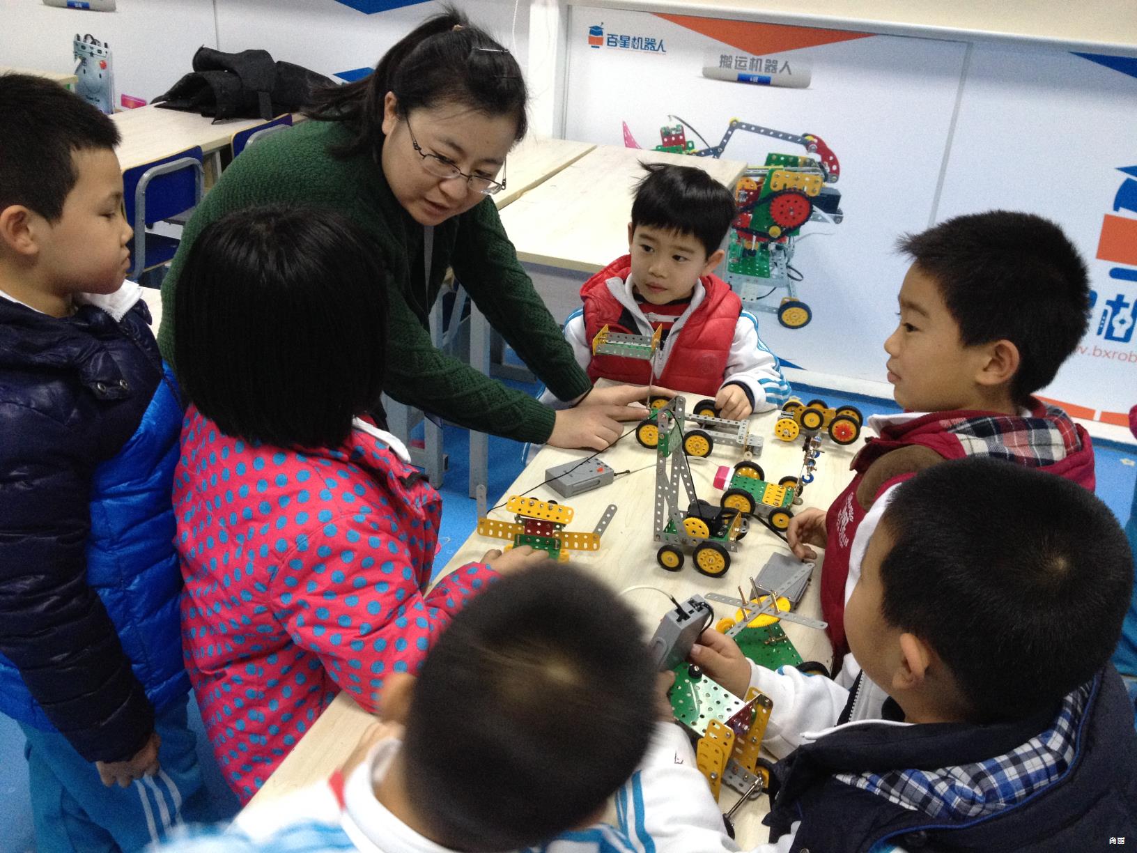 北京尚丽外国语学校小学部机器人比赛