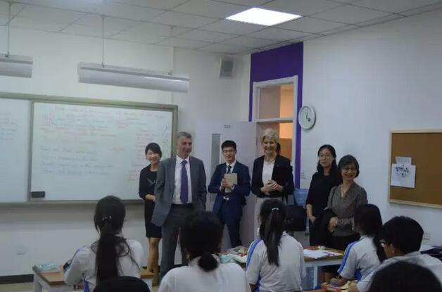 维多利亚省访问中关村外国语学校