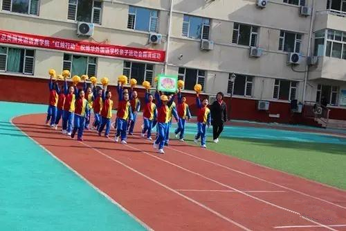 北京博华外国语学校举行春季运动会